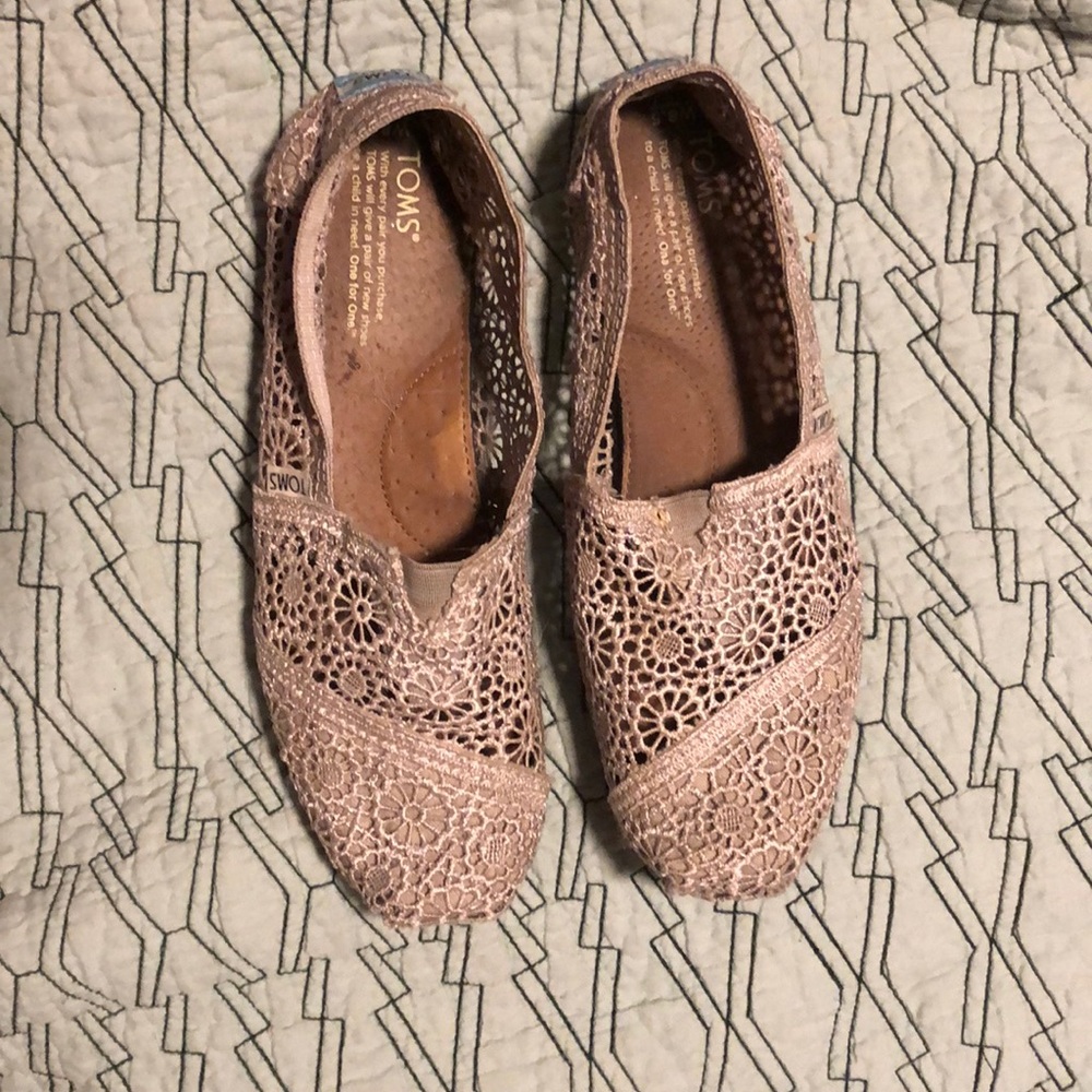 Toms Lace slip-ons